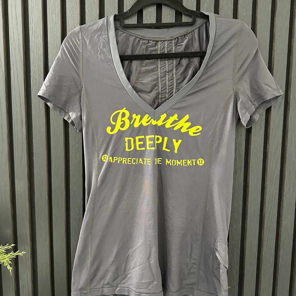 Lululemon Breathe Shirt